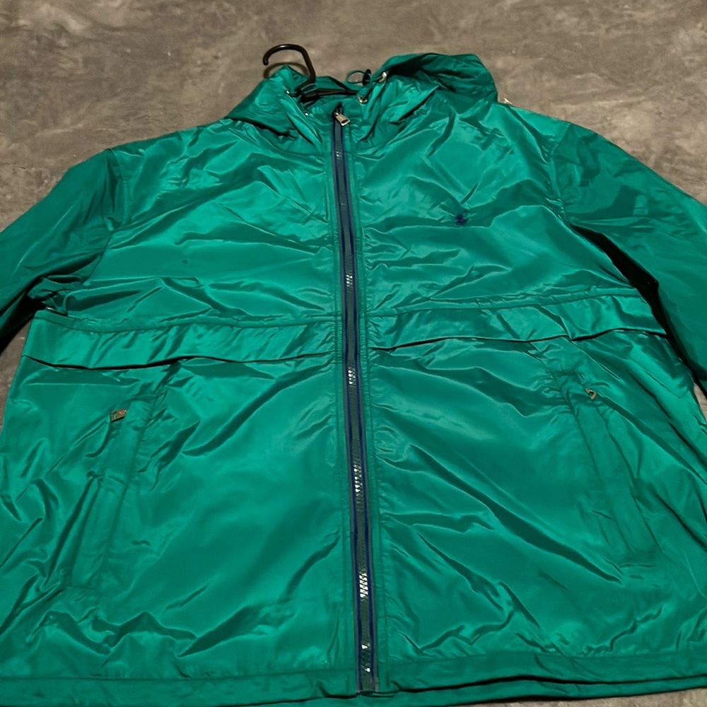 Pole windbreaker